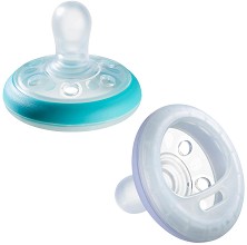 Флуоресцентни залъгалки от силикон с ортодонтична форма - Breast Like Night - Комплект от 2 броя за бебета от 6 до 18 месеца от серията "Closer to Nature" - залъгалка
